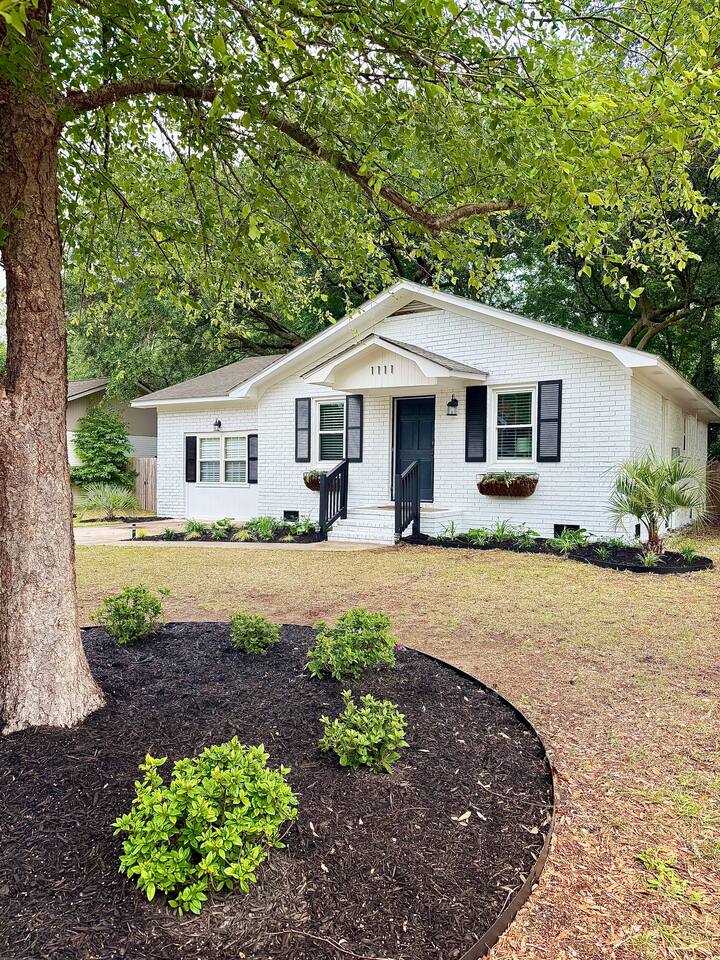 Private Mt Pleasant Retreat Under Live Oaks