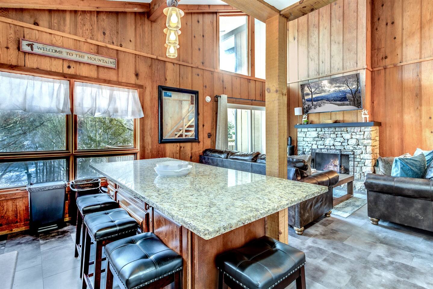Open floor concept living and kitchen
