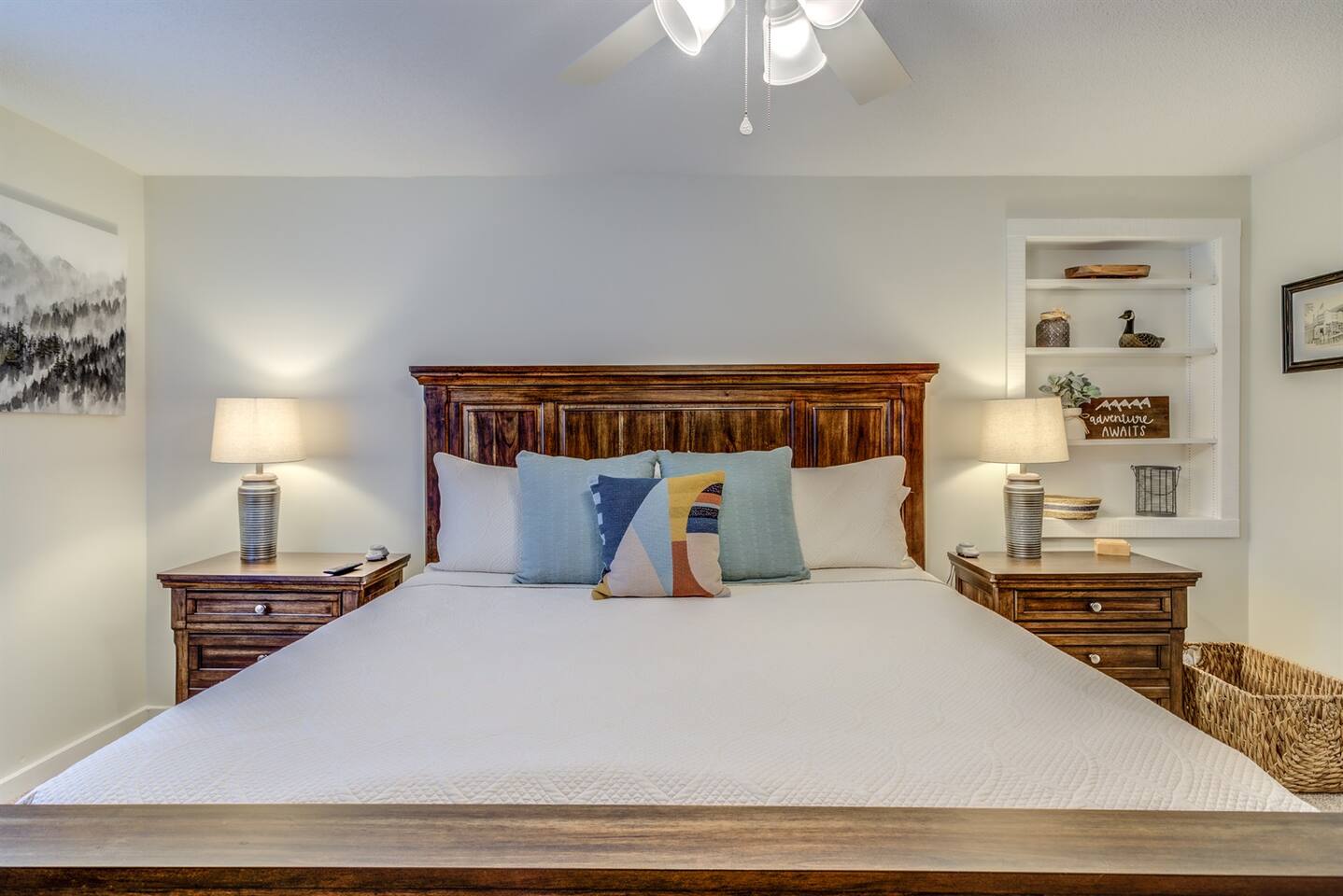 Master suite with king bed and en-suite