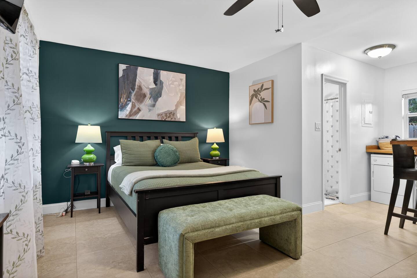 Boutique Studio • Beach • Las Olas • Free Parking