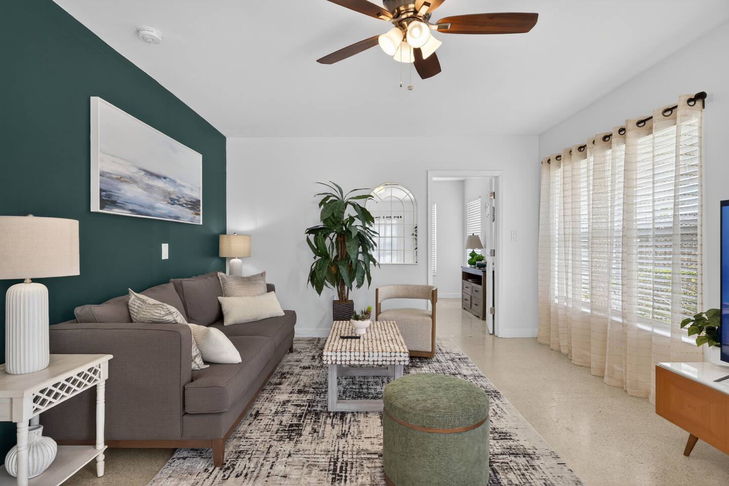 Boutique 1BR Retreat Near Beach/Downtown +Parking