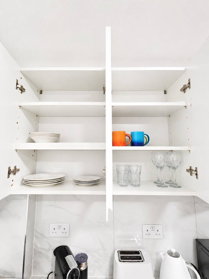 Flat 107 – 2B – Chic Studio Apt in London | 2 Guests | Parking