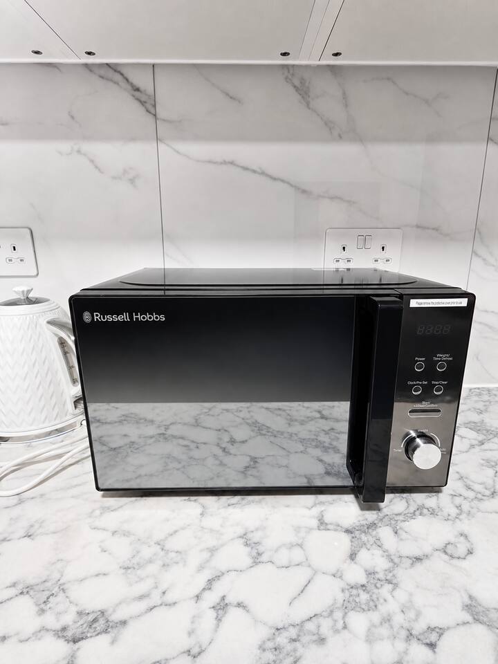 Flat 107 – 2B – Chic Studio Apt in London | 2 Guests | Parking