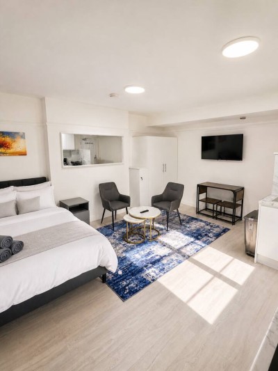 Flat 107 – 2B – Chic Studio Apt in London | 2 Guests | Parking