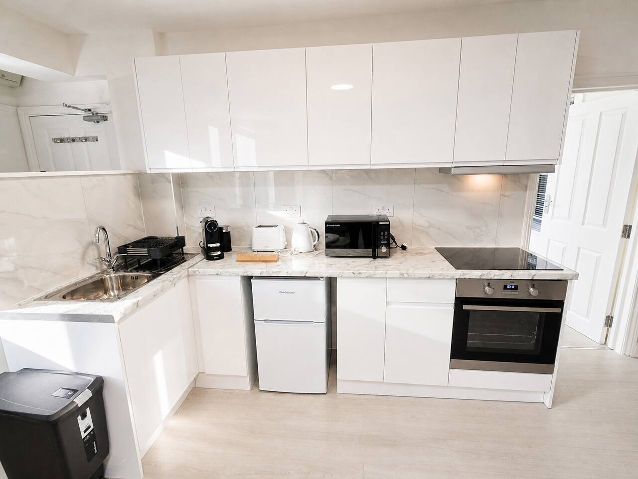 Flat 107 – 2B – Chic Studio Apt in London | 2 Guests | Parking