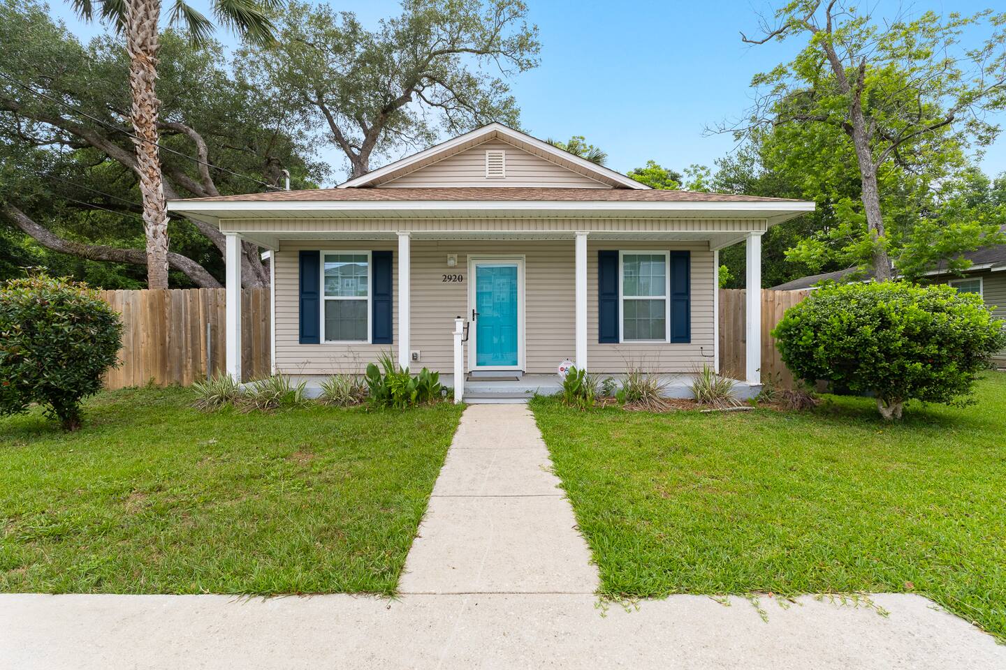 Coastal Hideaway near Downtown | Beaches | NAS
