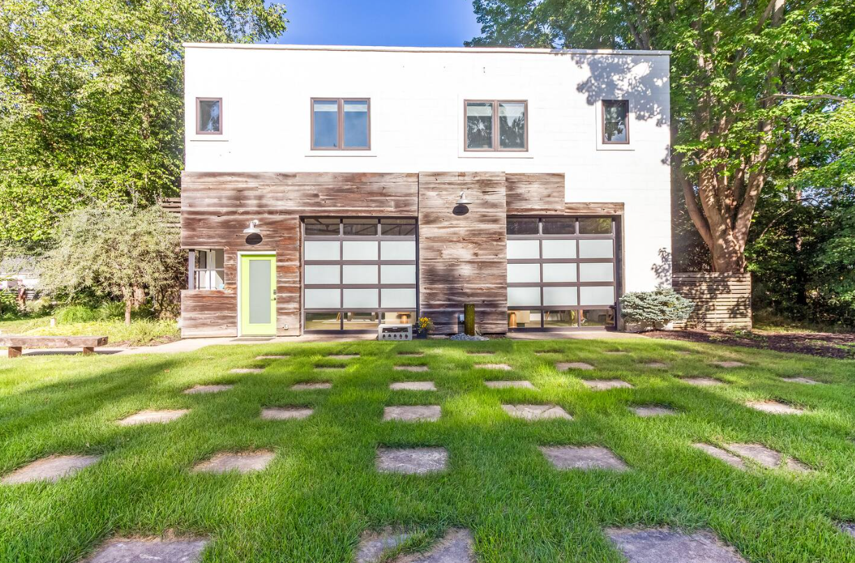 Beautiful Upstairs Unit Near Ivy House | Saugatuck