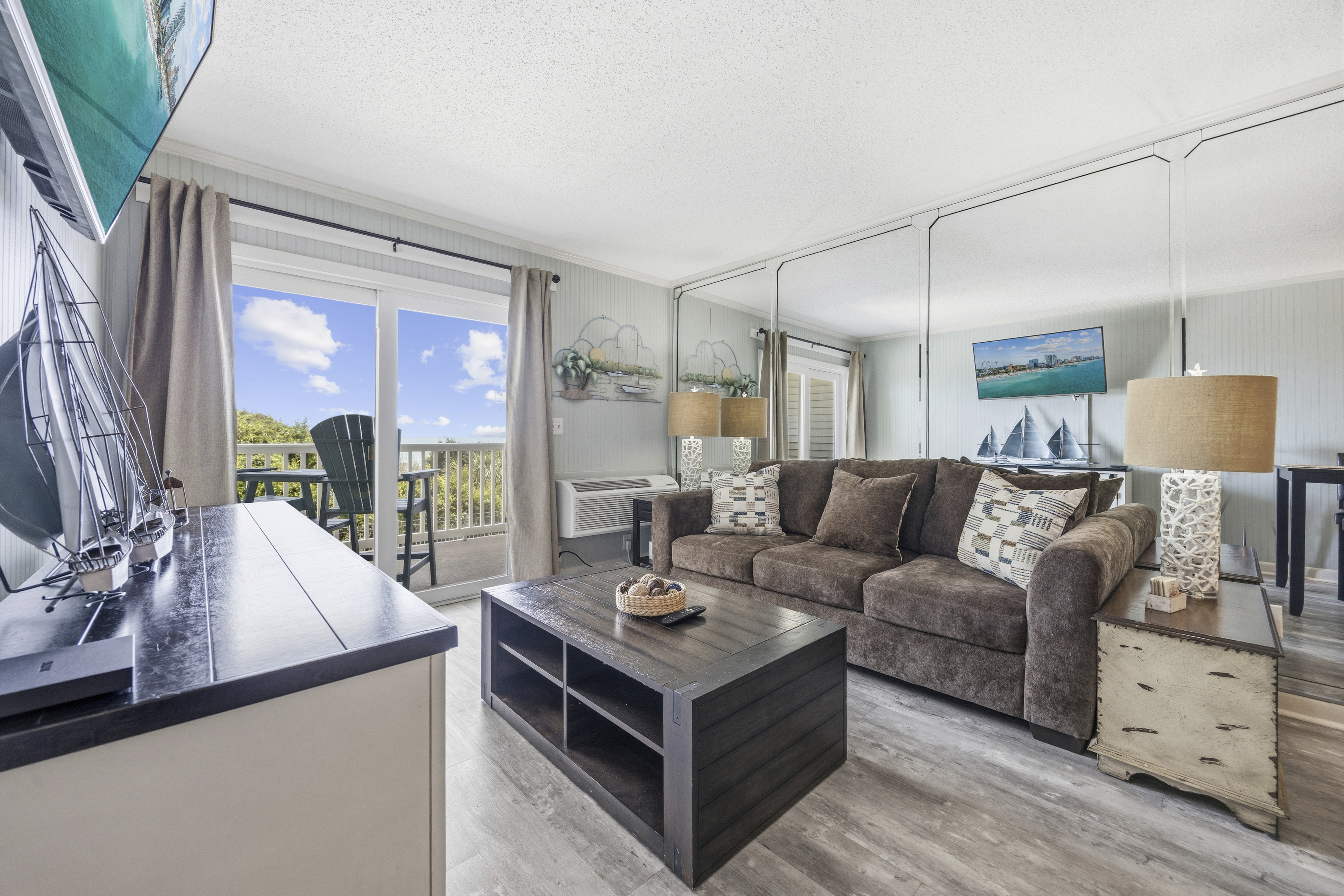 Fully Furnished Fall/Winter & Monthly Stays | Snowbirds Welcome!
