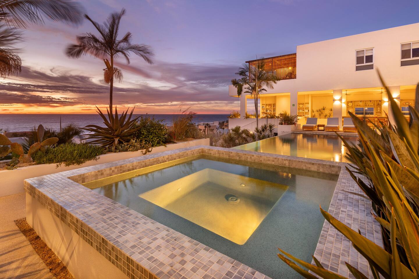Topia Retreat- Sunset Suite