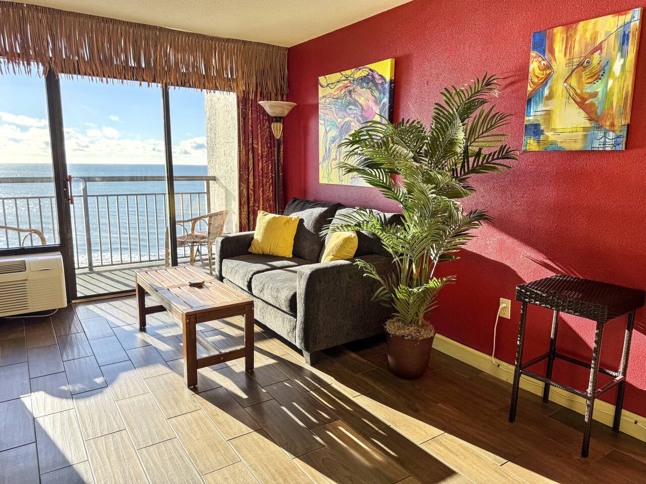 Oceanfront 1BR King Bed, Tiki Style, Heated Pools