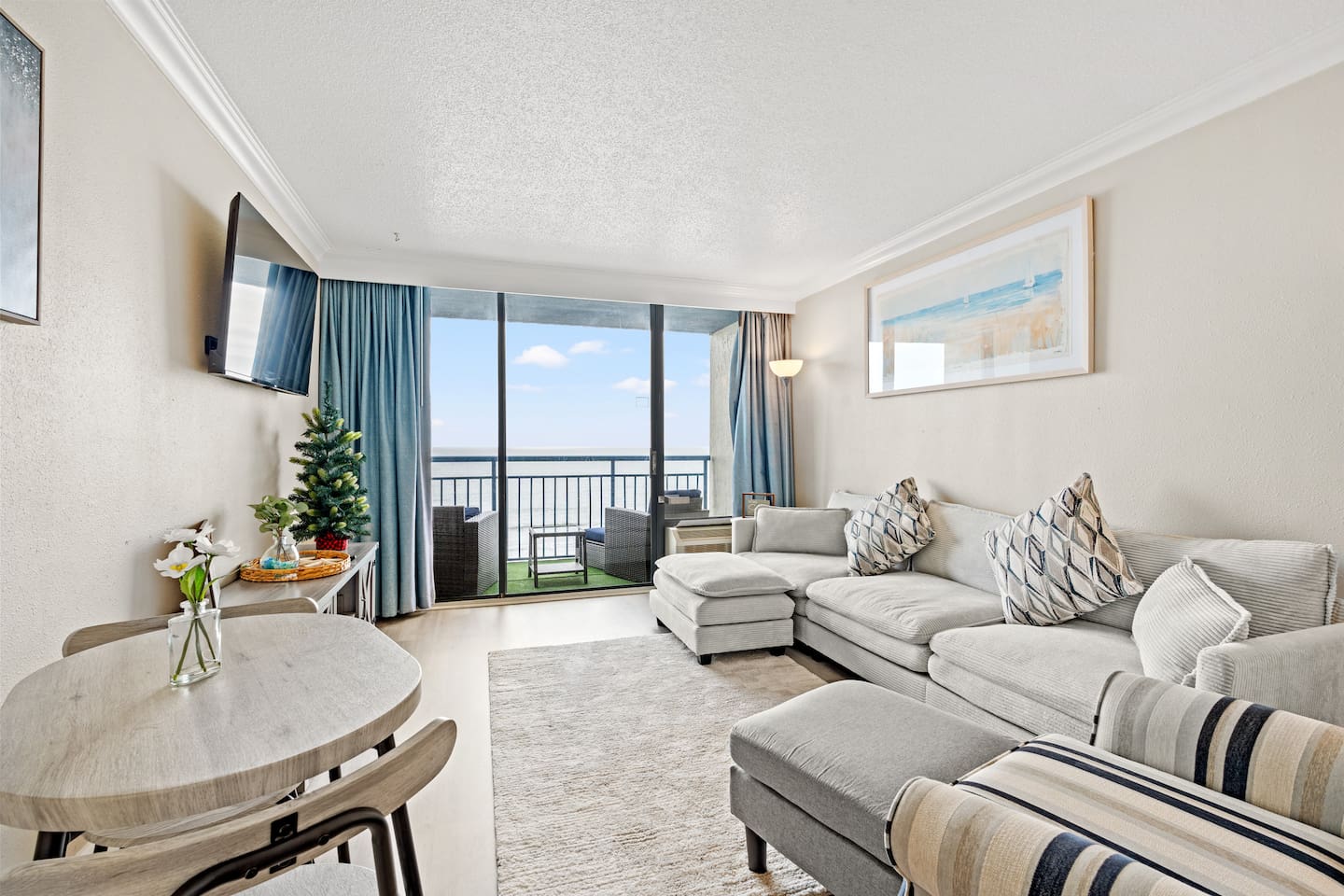 CoHo Stays | Oceanfront 1BR • Coral Beach