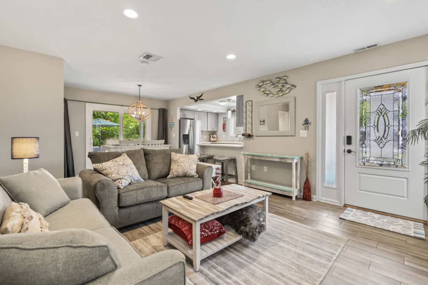 Family Beach Cottage • Walk to Ocean • Sleeps 8