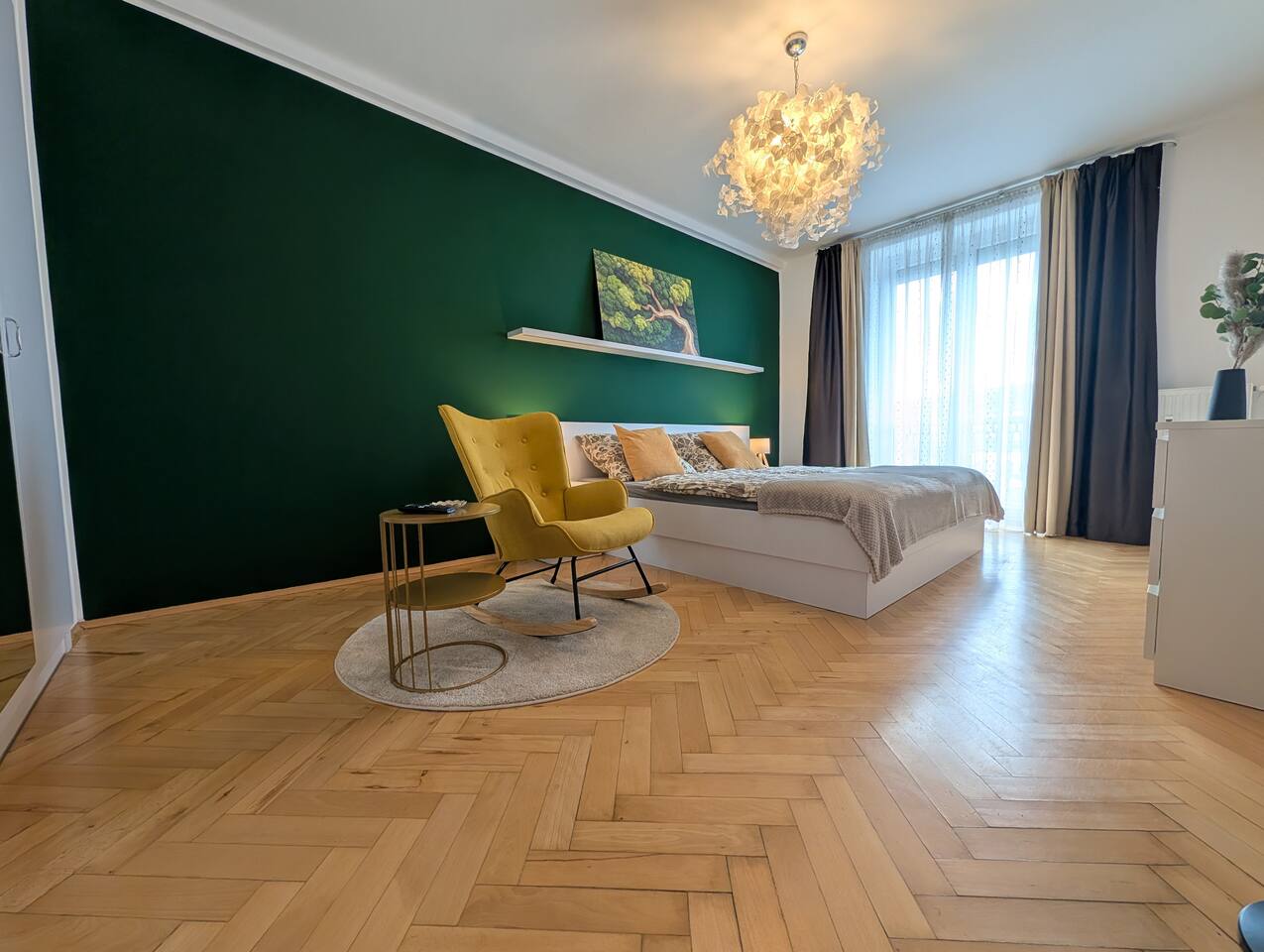 Stylish & Spacious 1BR Apt + Free Parking