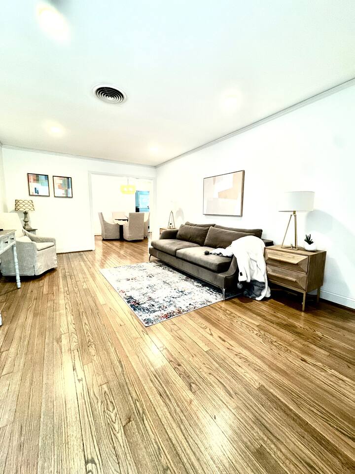 World Cup Stay Near NRG Stadium | Sleeps 7 |