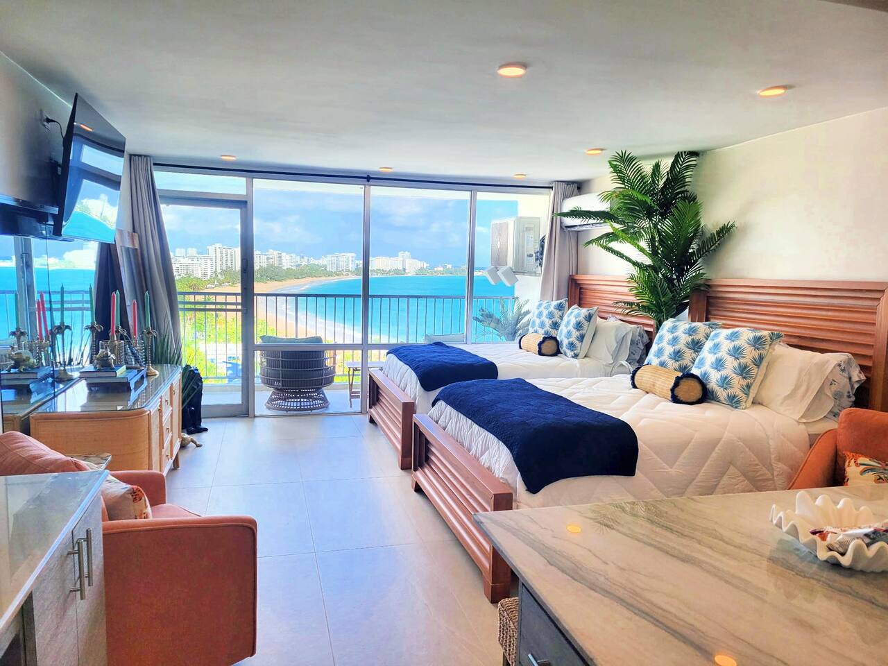 Le Coco Emerald Palm Suite ESJ on the Beach!