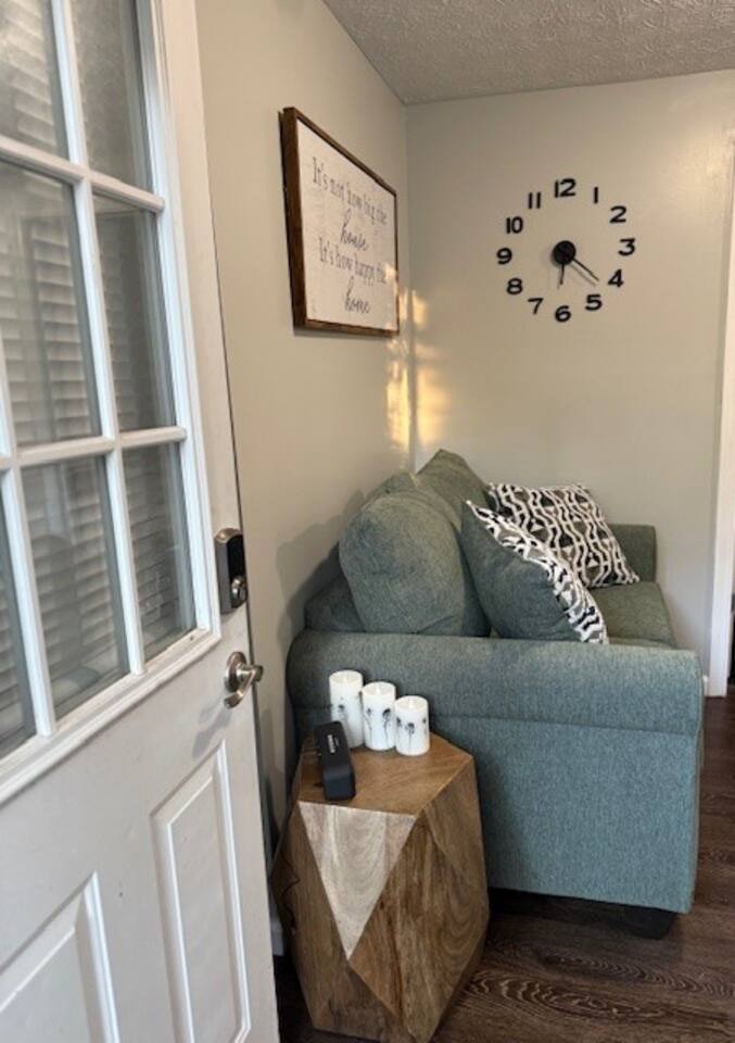 Cozy Backyard Apartment Close to Everything!