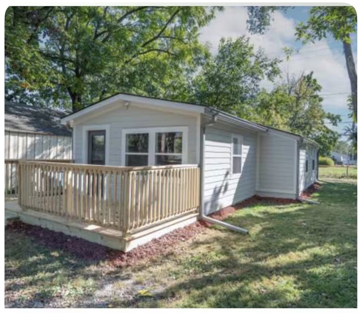 Stylish Bungalow Close to Everything!