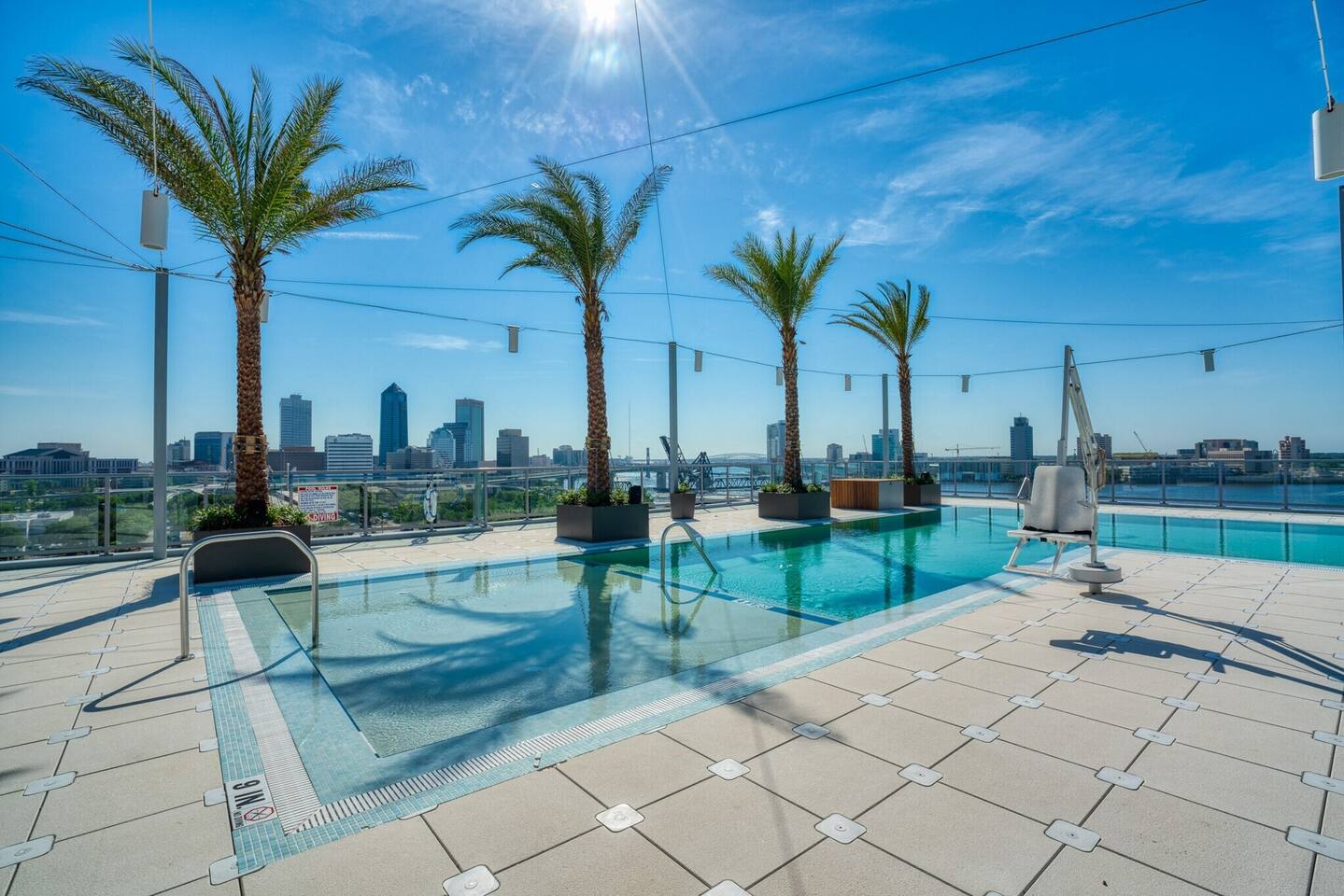 Skyline View with the St Johns River in Downtown Jacksonville with Rooftop Pool and Gym