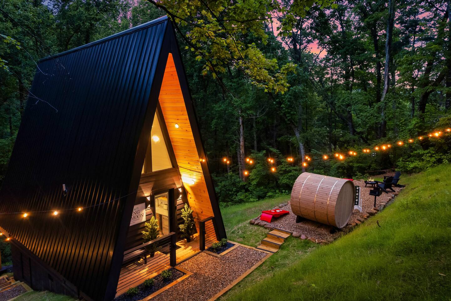 Treehouse A-Frame, Sauna, Mini Golf, Fully Stocked