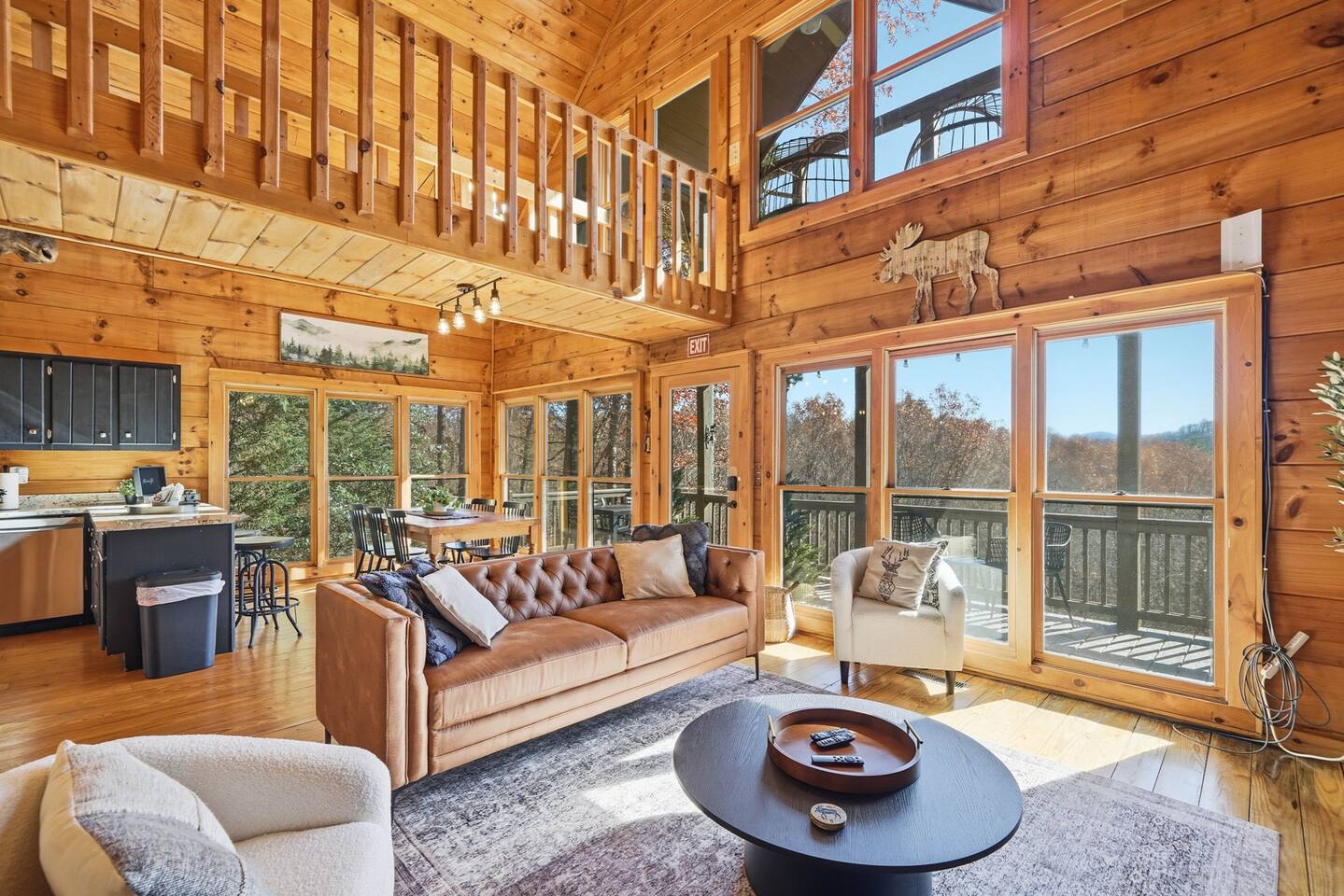 Best views in Cherry Log | Putting Green, Hot Tub