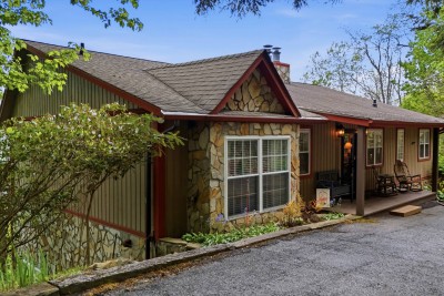 Kick App VIEWS! Mt Cabin w/Hot Tub +Fireplace photo 1