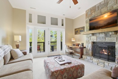 Kick App VIEWS! Mt Cabin w/Hot Tub +Fireplace photo 2