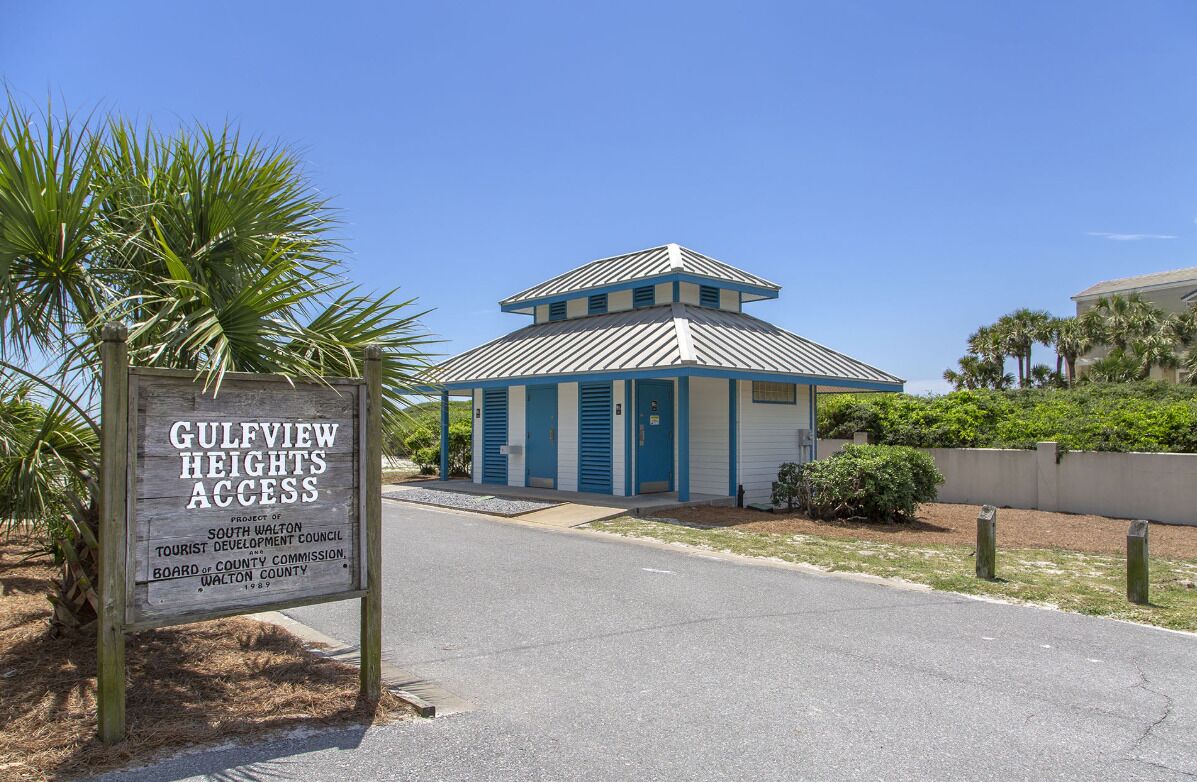 Gulf View Heights Beach Access is a 5-minute walk from the house with restrooms,