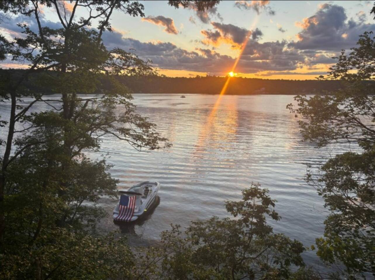 Paradise View Getaway | 4BR2BA | Stunning Lakeview