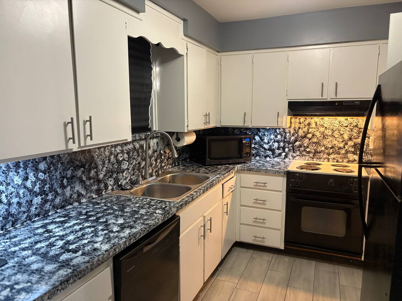 Condo by Jaguar Stadium (Fishing on the River)