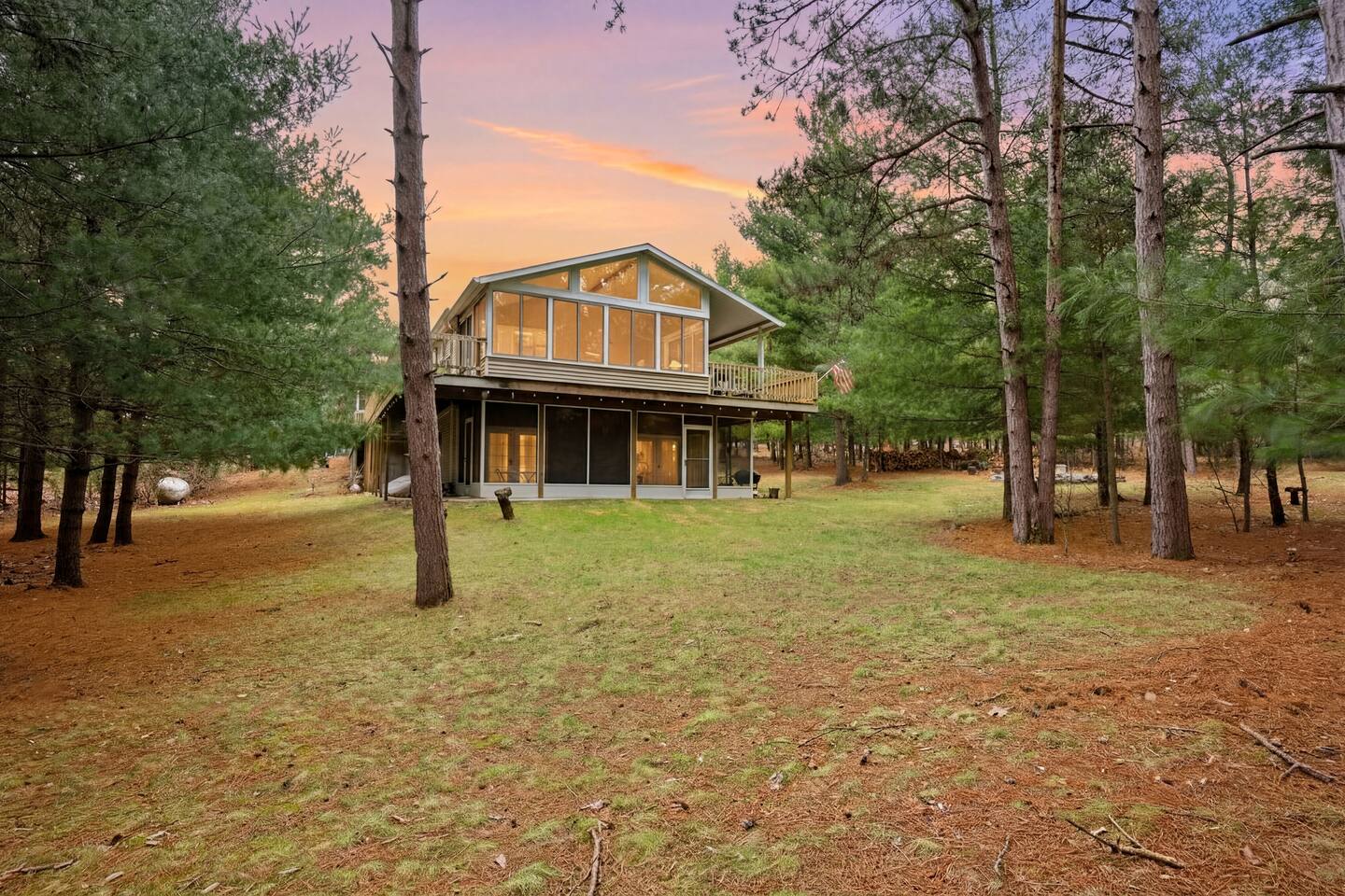 Hot Tub + Sauna + Game Room | Near Downtown Dells