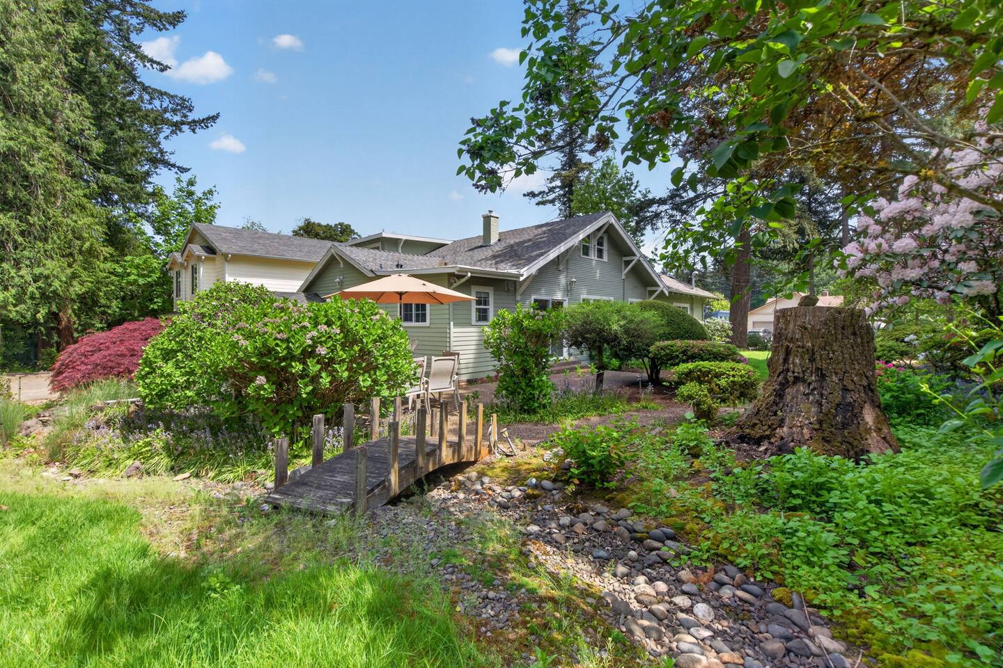 The Hideaway Retreat | 3 Kitchens | Near Golf