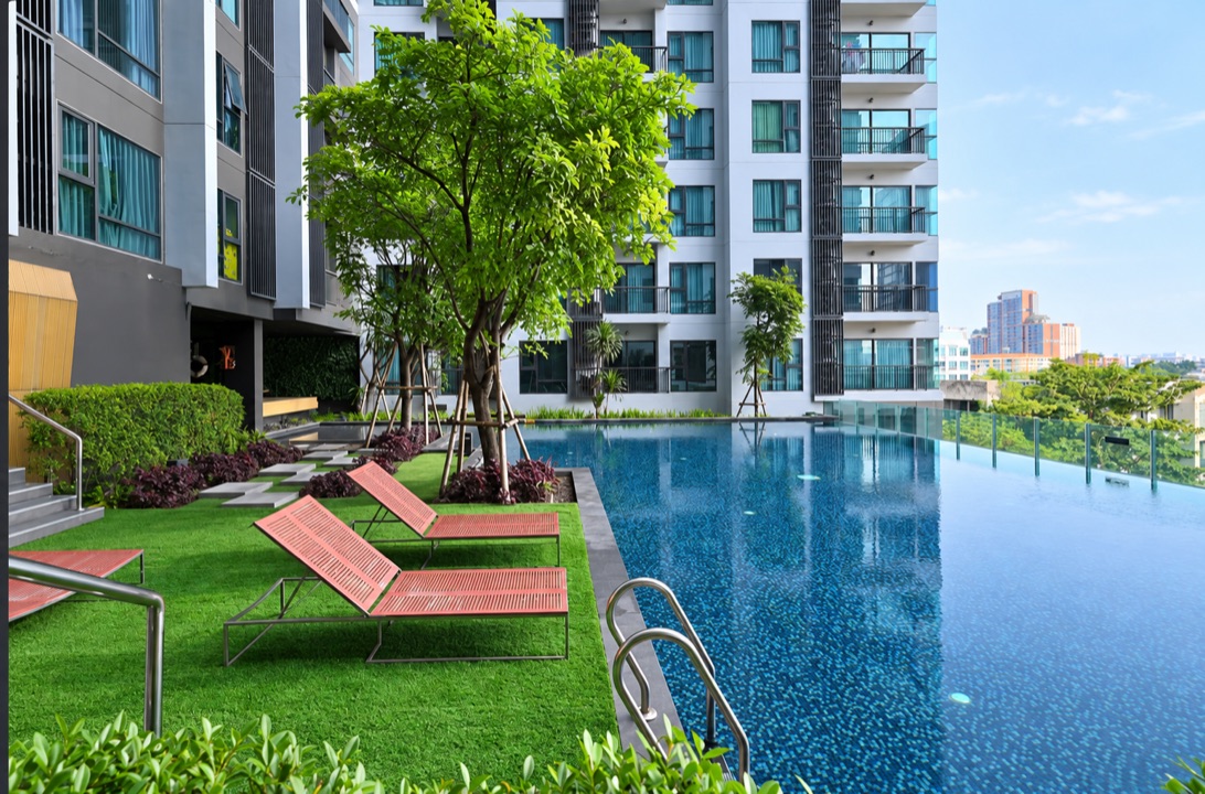 Co-Property - Rhythm 36 Pool-View Studio | Balcony, In-Unit Washer, BTS Shuttle