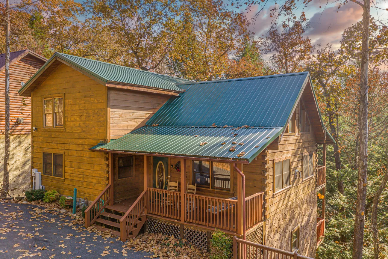 Spacious Gatlinburg Cabin | Pool, Games & Hot Tub