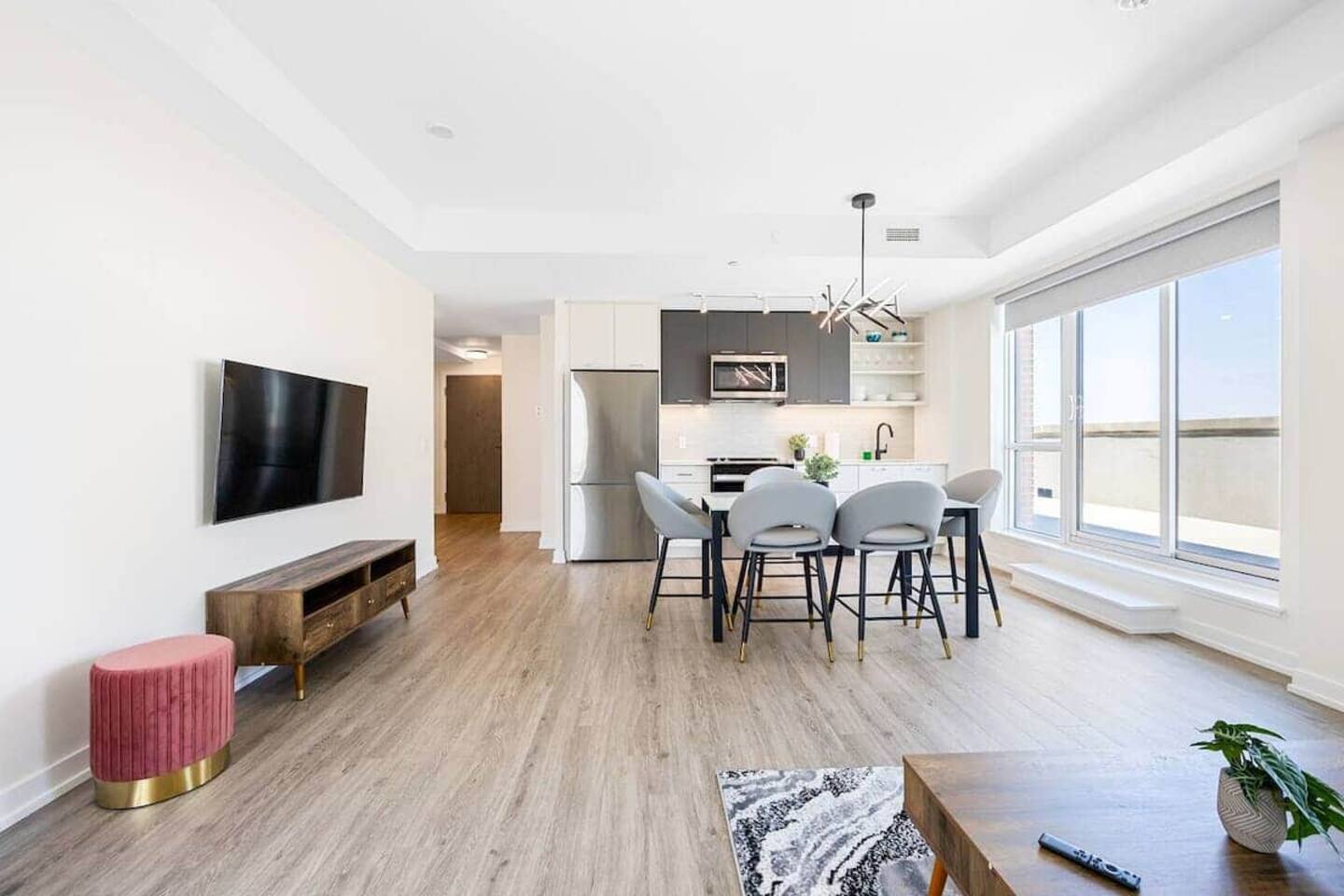 Bright and Cozy 3-Bedroom Home with City Views