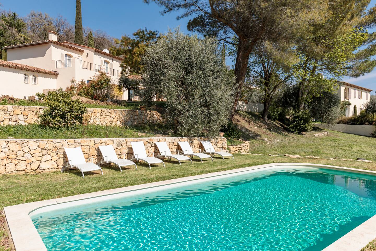 Stunning Villa 190m² with Pool - Le Rouret · 3