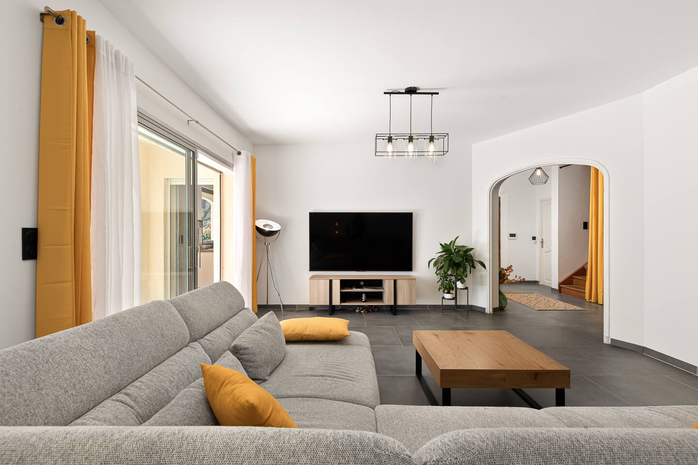 Stunning Villa 190m² with Pool - Le Rouret · 16