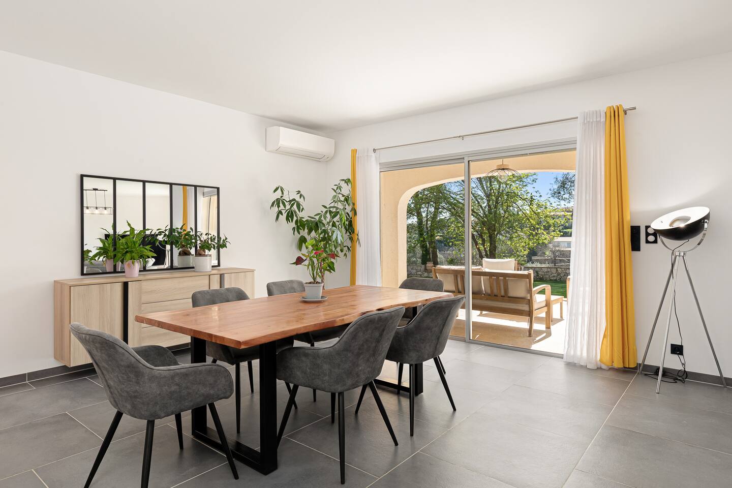 Stunning Villa 190m² with Pool - Le Rouret · 6