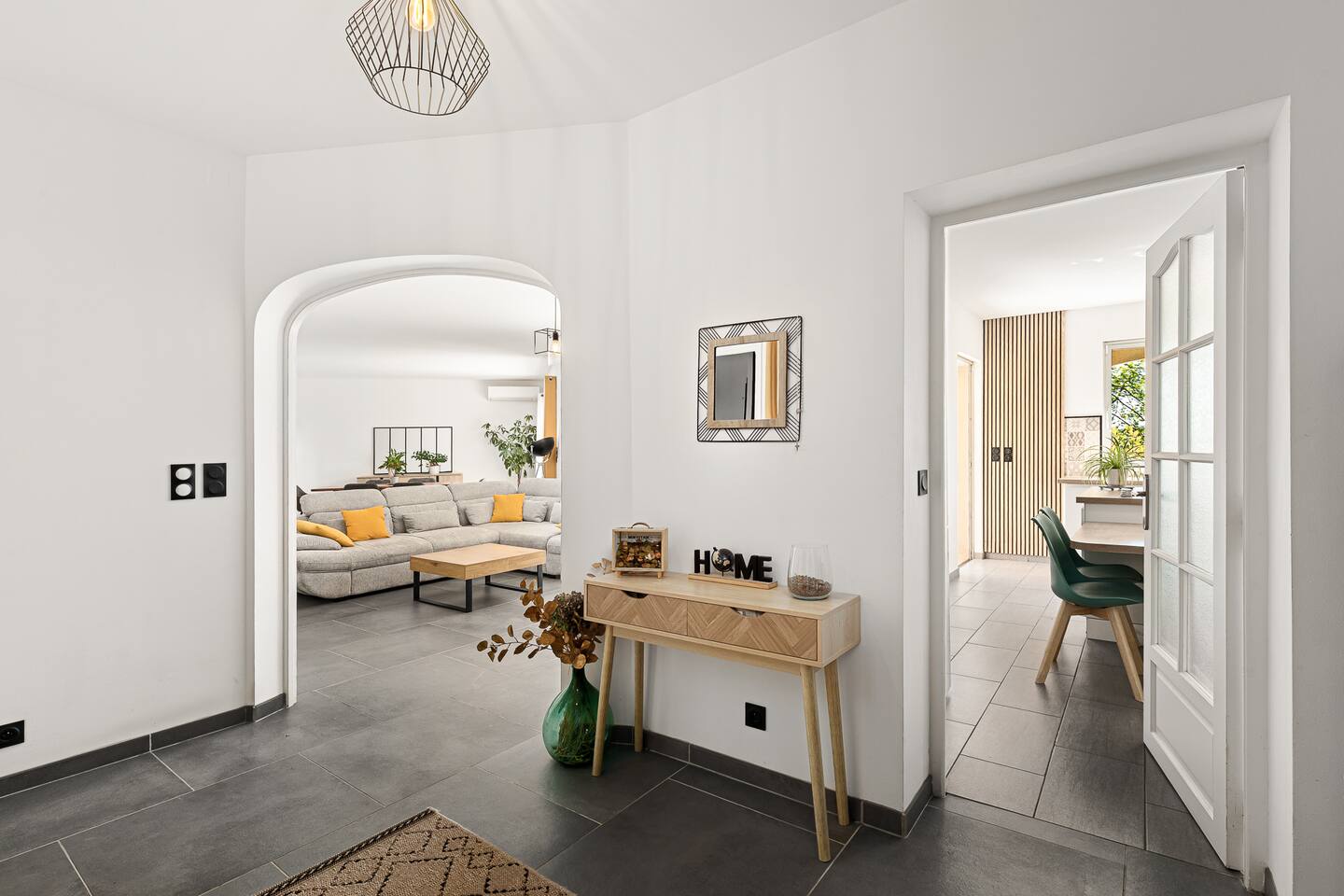Stunning Villa 190m² with Pool - Le Rouret · 14