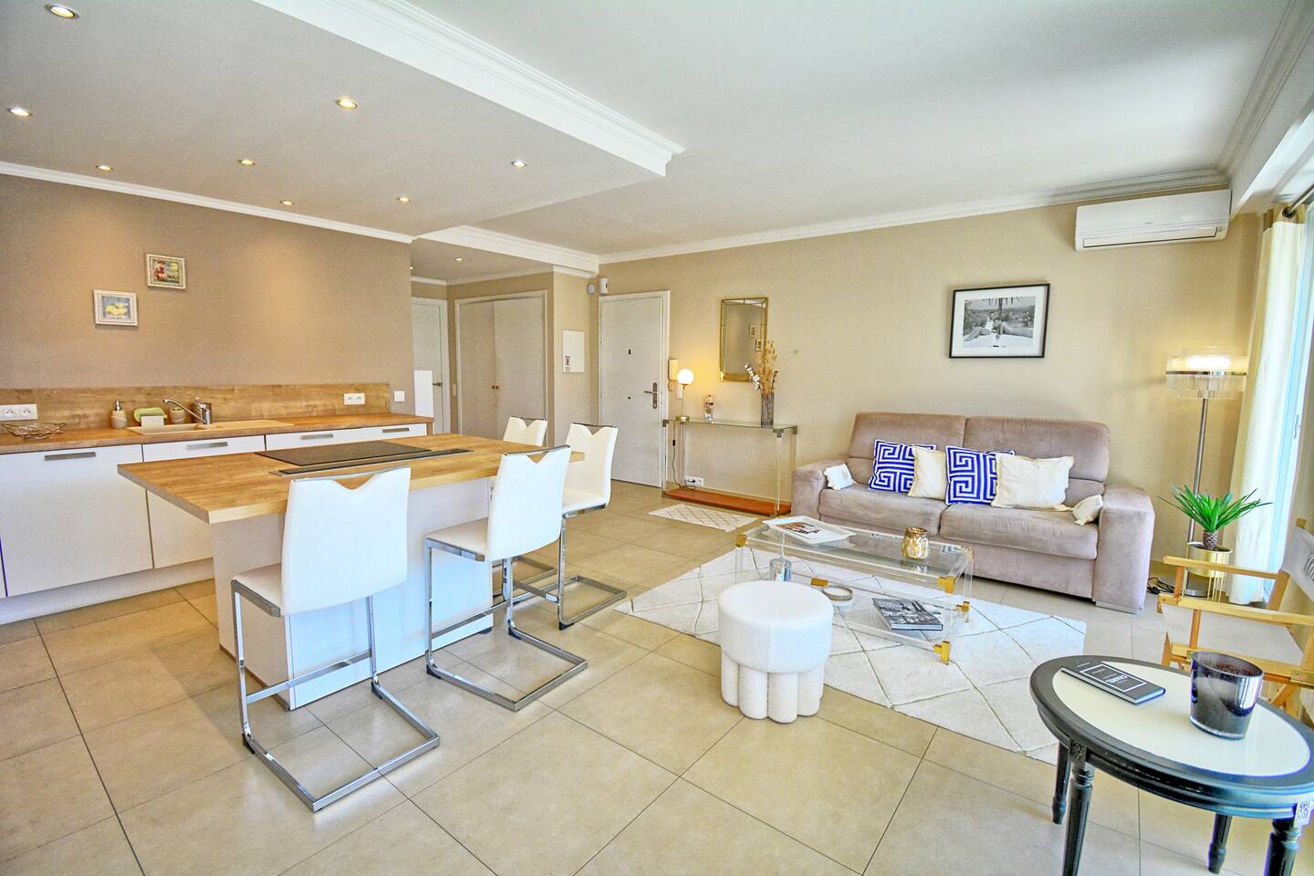 Luxury T2, Private Garden & Beach Walking Distance + Parking · 2