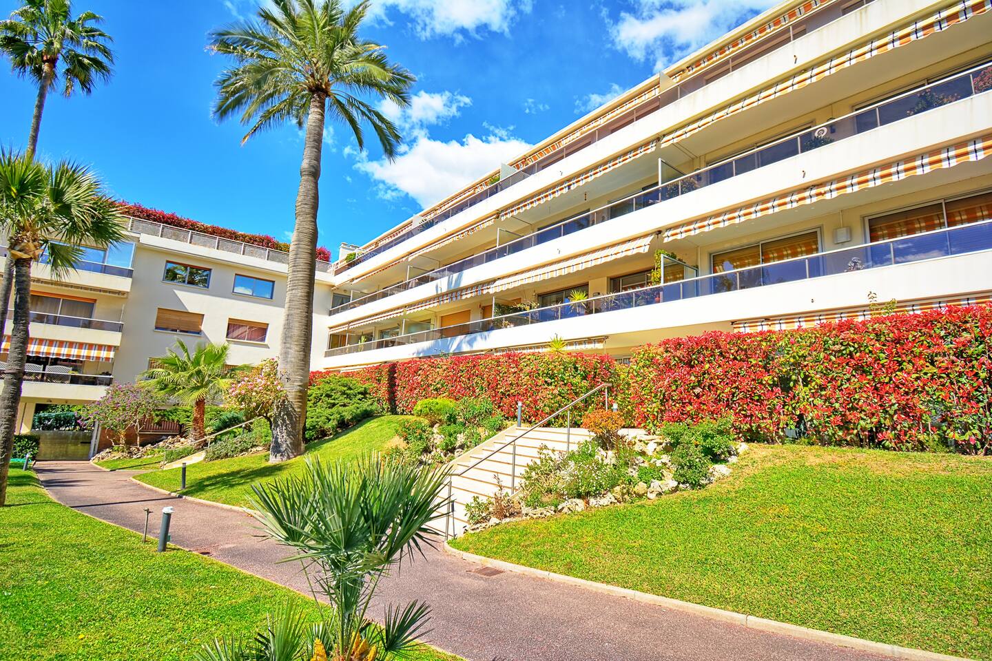 Luxury T2, Private Garden & Beach Walking Distance + Parking · 10