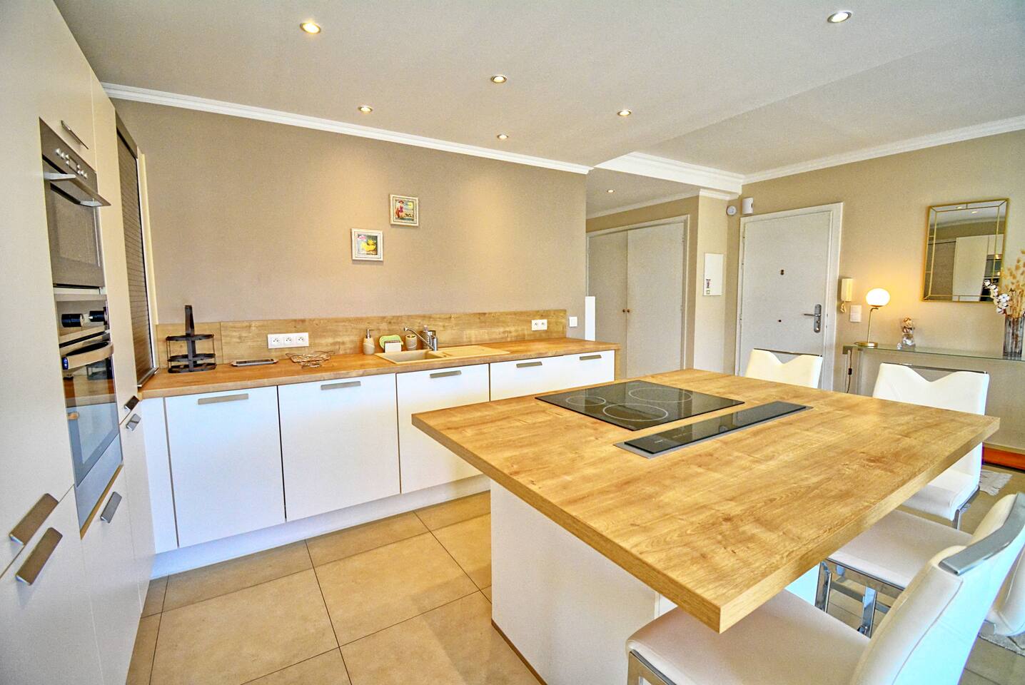 Luxury T2, Private Garden & Beach Walking Distance + Parking · 9