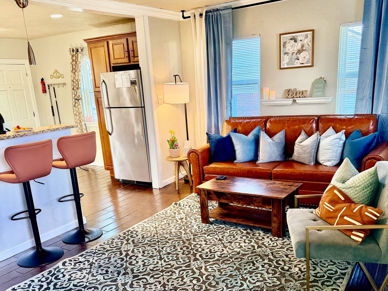 Walk to OCU • King & Queen beds • Garage parking