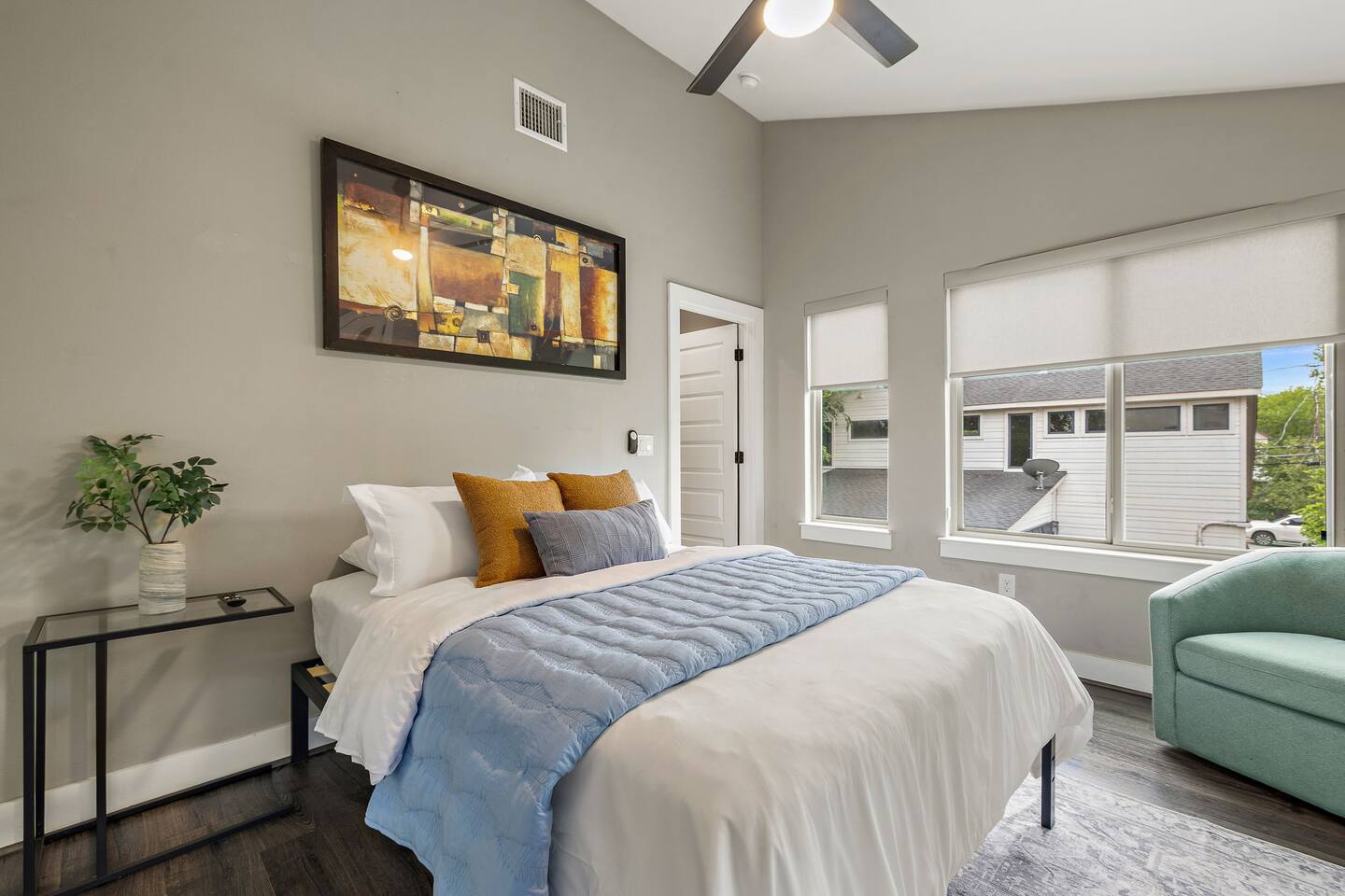 Modern east ATX home, mins from downtown!