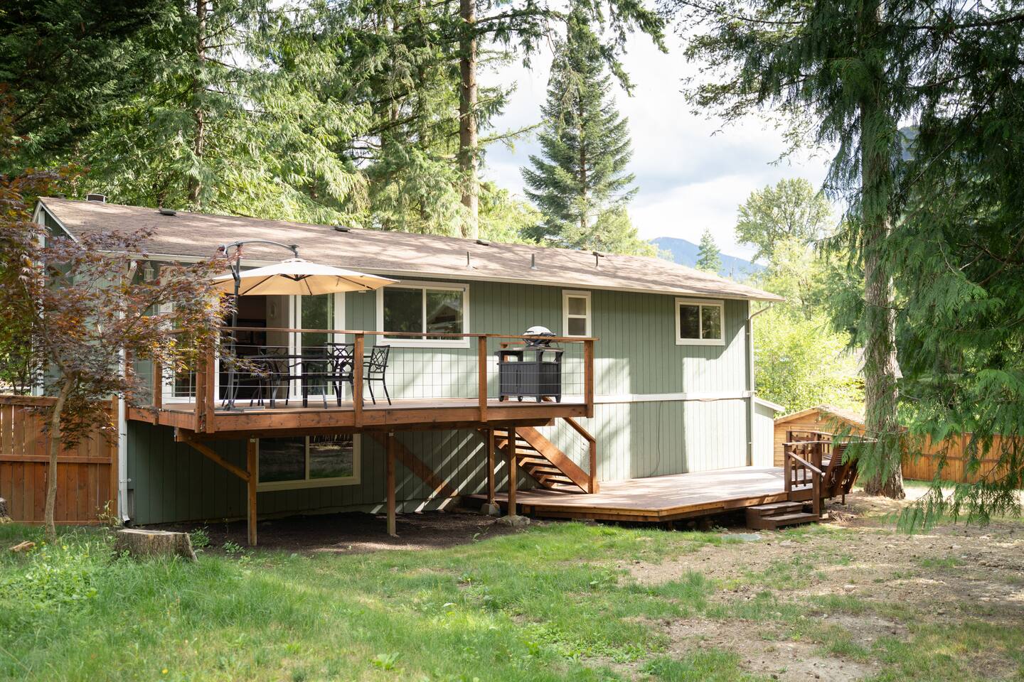 Forest Escape – Hiking & Rattlesnake Lake Nearby