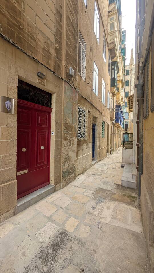 RUWTS Valletta Authentic Apartment