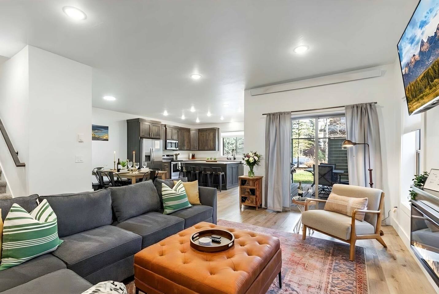 Teton Basecamp | Modern Townhome 30 min to Jackson