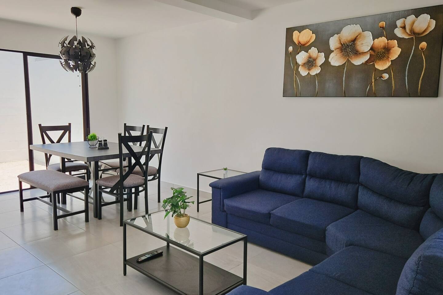 Casa con Alberca en Intercity Urban Corridor