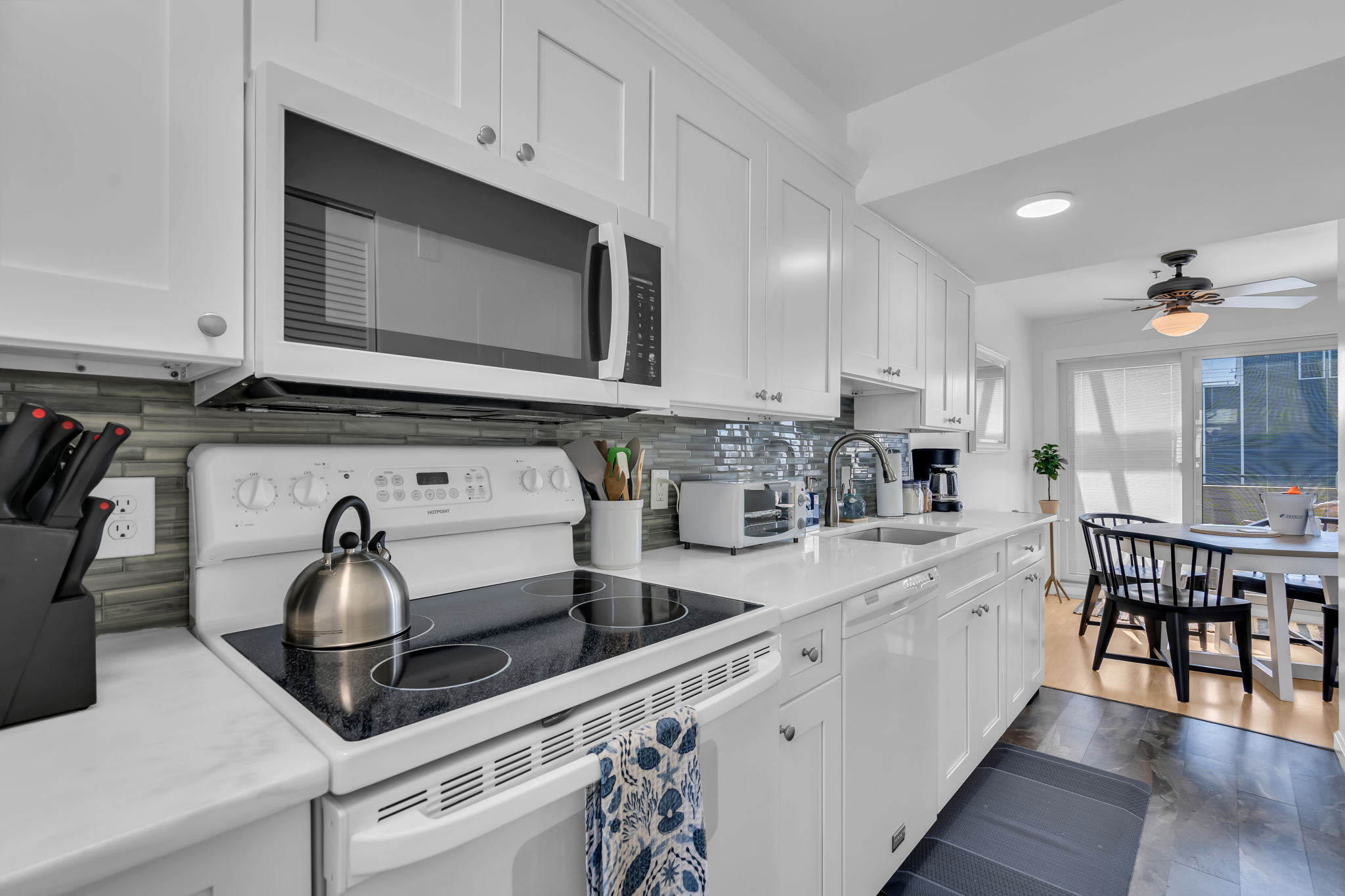 131 Hiering Ave #10