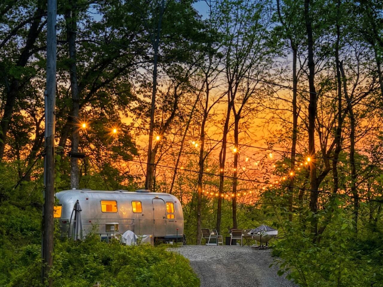 Glamp in a 1970s Airstream | Hot Tub | NYC Train