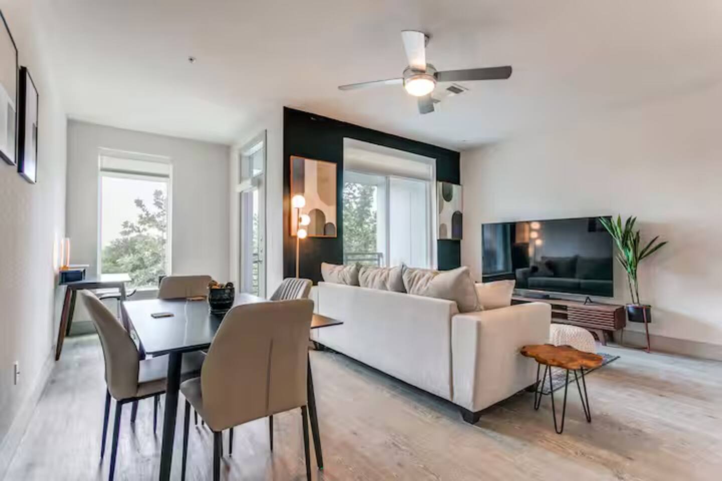 Riverwalk Lux Condo ~ Pool ~ Gym ~ Pool Table